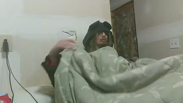 Snapshot of dandonn chatting on 01/13/26, 12:09 dandonn online show from 01/13/26, 12:09