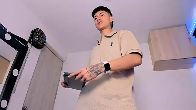 Mateo Escobar online show from 09/15/25, 08:31