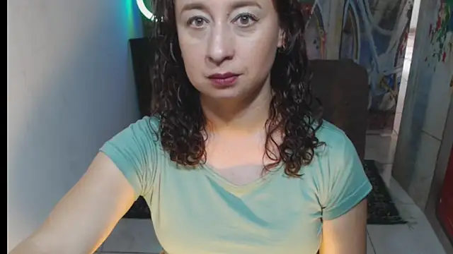 Milf Valeria online show from 12/04/25, 05:23