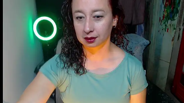 Milf Valeria online show from 11/11/25, 02:12