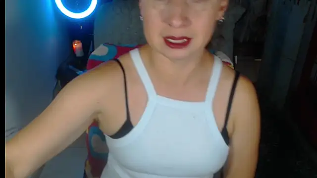 Milf Valeria online show from 10/24/25, 03:11