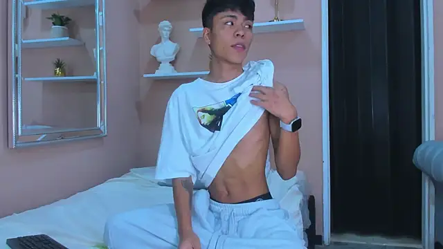 MaxiWildd online show from 03/14/26, 01:06