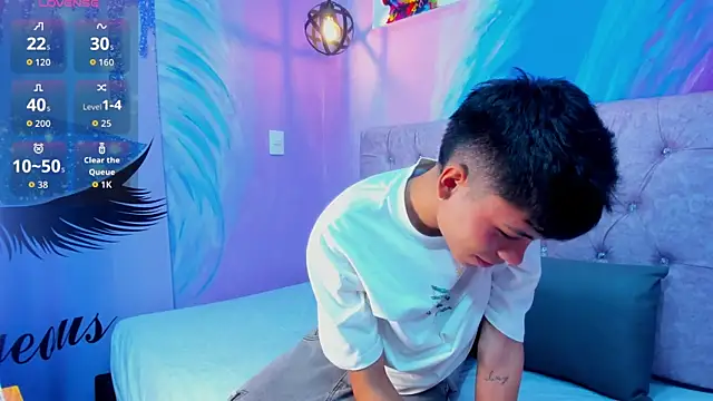 MaxiWildd online show from 03/27/26, 01:45