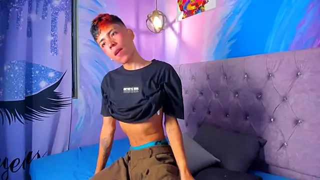 MaxiWildd online show from 10/24/25, 01:10