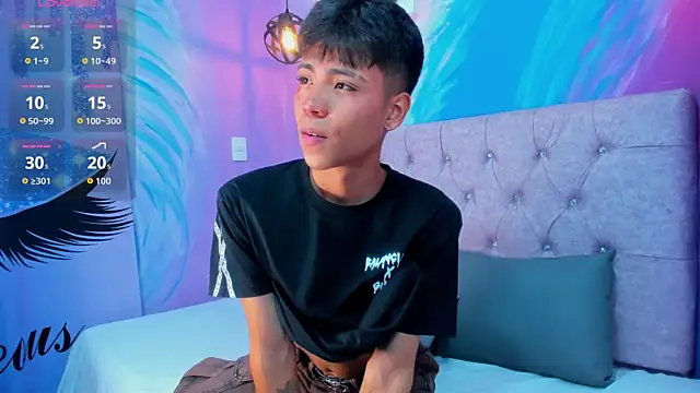 MaxiWildd online show from 03/26/26, 01:09