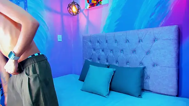 MaxiWildd online show from 04/13/26, 01:15