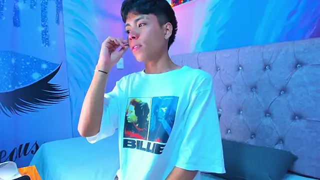 MaxiWildd online show from 04/14/26, 01:27