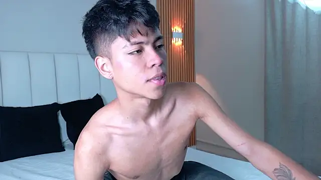 MaxiWildd online show from 03/12/26, 01:15