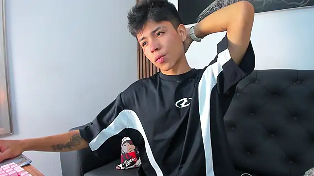 MaxiWildd online show from 03/19/26, 01:11