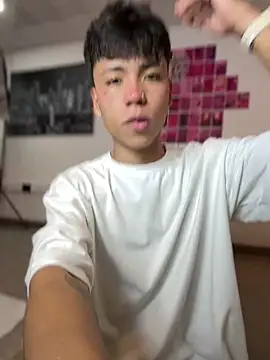 MaxiWildd online show from 04/09/26, 01:06