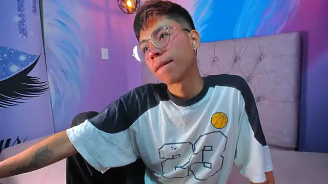 MaxiWildd online show from 11/13/25, 01:04