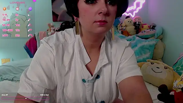 Snapshot of starsaturn chatting on 10/11/25, 02:56 starsaturn online show from 10/11/25, 02:56