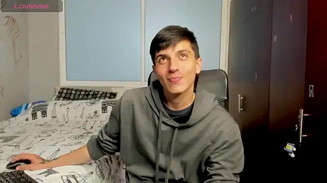 Snapshot of Noxx_starkK chatting on 11/29/25, 01:39 Noxx starkK online show from 11/29/25, 01:39