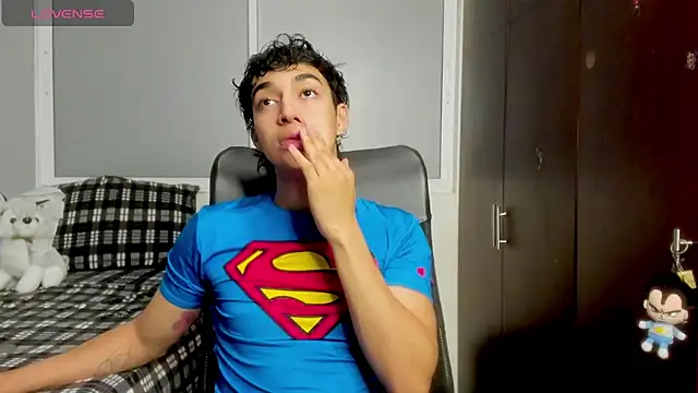 Snapshot of Noxx_starkK chatting on 11/27/25, 05:08 Noxx starkK online show from 11/27/25, 05:08