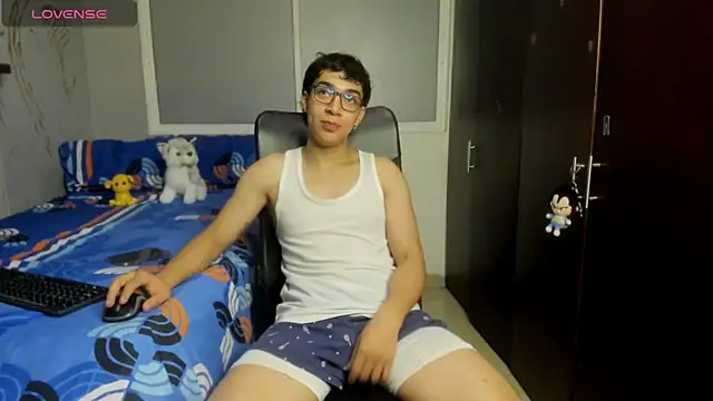 Snapshot of Noxx_starkK chatting on 11/11/25, 02:50 Noxx starkK online show from 11/11/25, 02:50