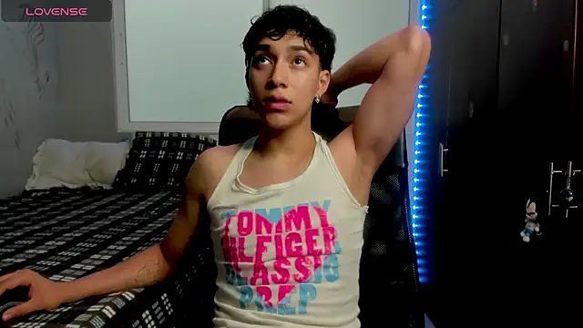 Snapshot of Noxx_starkK chatting on 12/05/25, 05:33 Noxx starkK online show from 12/05/25, 05:33