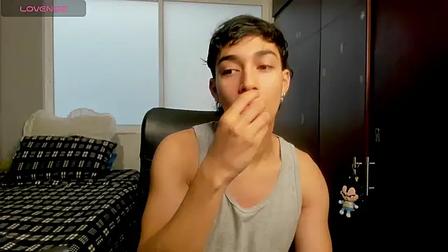 Snapshot of Noxx_starkK chatting on 12/02/25, 08:21 Noxx starkK online show from 12/02/25, 08:21