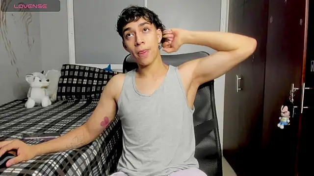 Snapshot of Noxx_starkK chatting on 11/29/25, 10:54 Noxx starkK online show from 11/29/25, 10:54