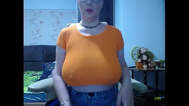 Snapshot of Mary_x chatting on 06/17/26, 03:17 Mary x online show from 06/17/26, 03:17