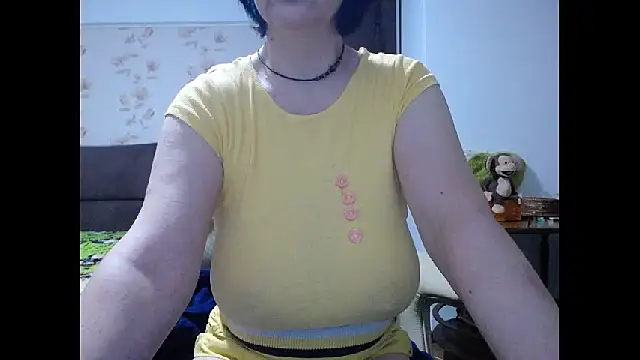 Snapshot of Mary_x chatting on 06/05/26, 03:33 Mary x online show from 06/05/26, 03:33