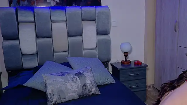 saramikaelson online show from 10/11/25, 07:48