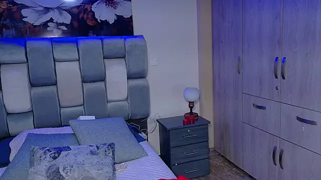 saramikaelson online show from 09/09/25, 10:19