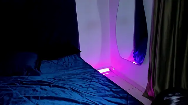 saramikaelson online show from 11/29/25, 11:05