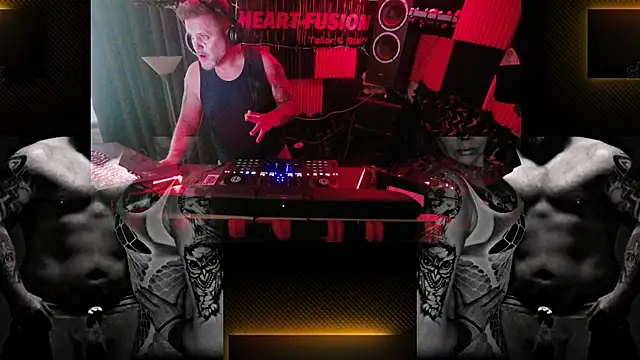 Wir2002Paar online show from 10/25/25, 09:08