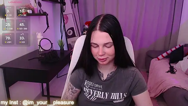 Michela Fruet online show from 12/21/25, 01:19