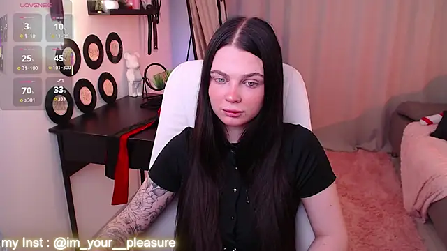 Michela Fruet online show from 12/19/25, 01:09