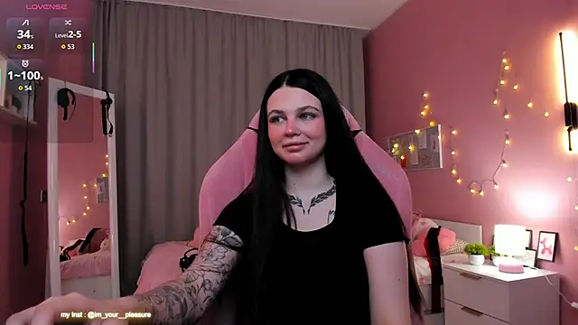 Michela Fruet online show from 11/30/25, 01:06