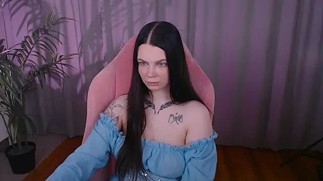 Michela Fruet online show from 10/04/25, 01:07