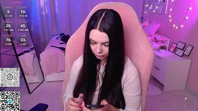 Michela Fruet online show from 05/04/26, 01:09