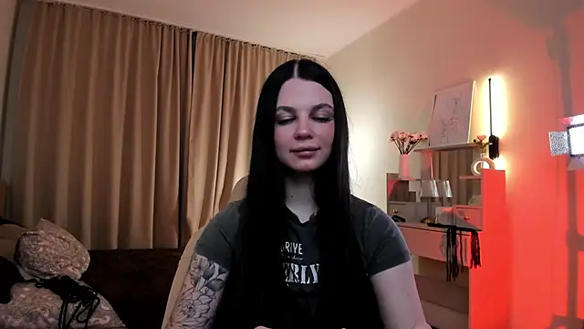 Michela Fruet online show from 11/13/25, 01:09