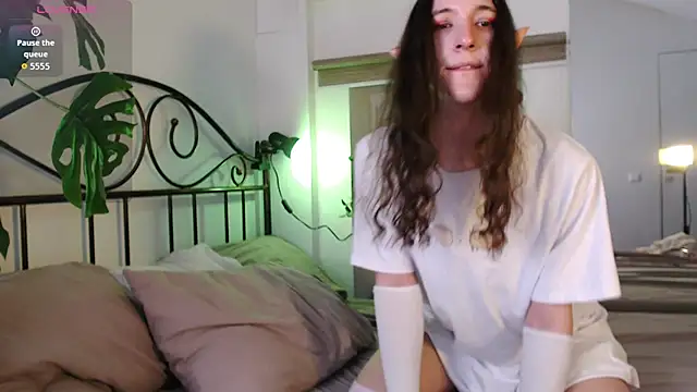 Snapshot of SilverMuse chatting on 03/05/26, 07:54 SilverMuse online show from 03/05/26, 07:54