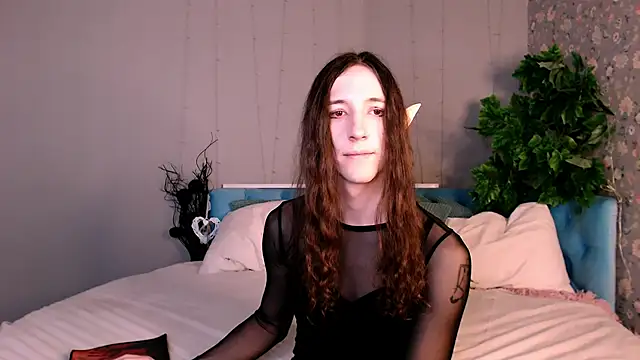 SilverMuse online show from 12/16/25, 08:13