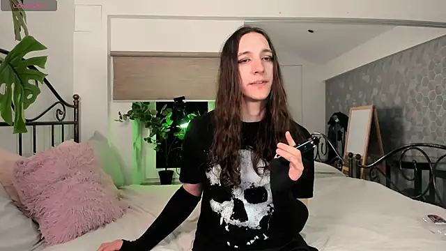 Snapshot of SilverMuse chatting on 03/15/26, 08:16 SilverMuse online show from 03/15/26, 08:16