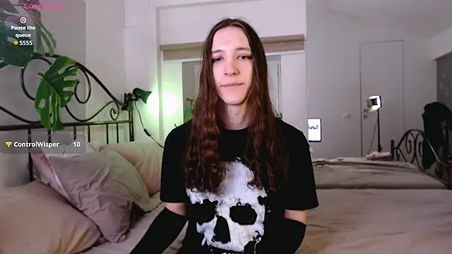 Snapshot of SilverMuse chatting on 03/08/26, 10:46 SilverMuse online show from 03/08/26, 10:46