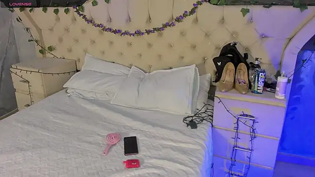 AmbarFoxx  online show from 11/13/25, 06:39