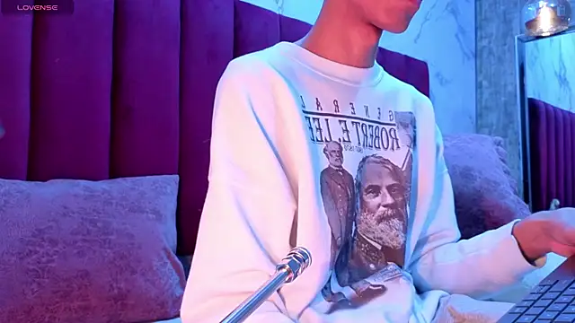 Snapshot of PrincePoppy chatting on 04/02/26, 02:30 PrincePoppy online show from 04/02/26, 02:30