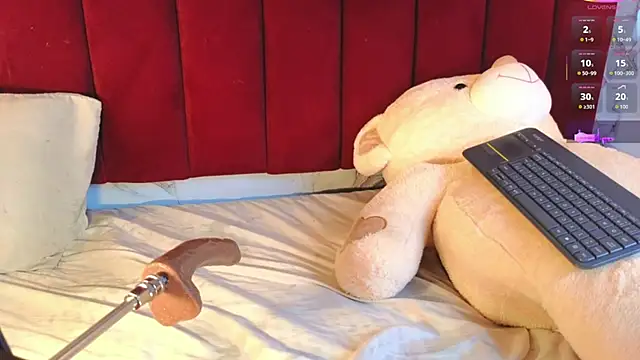 PrincePoppy online show from 10/05/25, 08:43