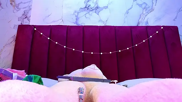 PrincePoppy online show from 12/21/25, 04:30