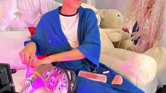 PrincePoppy online show from 10/06/25, 08:42