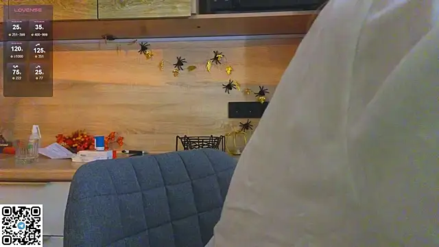 miss bubbles  online show from 10/27/25, 12:33