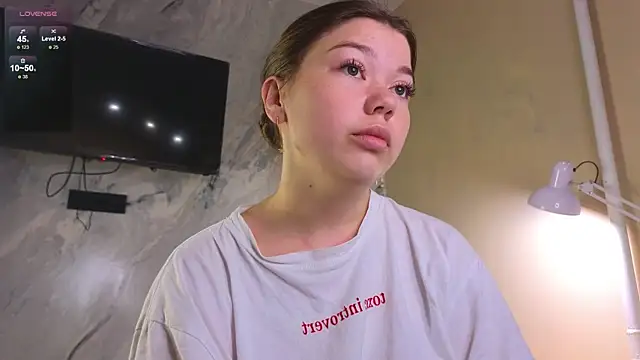 miss bubbles  online show from 10/06/25, 12:34