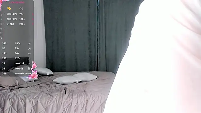 OdelynaFrake online show from 12/05/25, 08:46