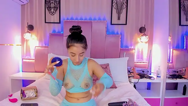 AlliceWinter online show from 02/06/26, 01:29