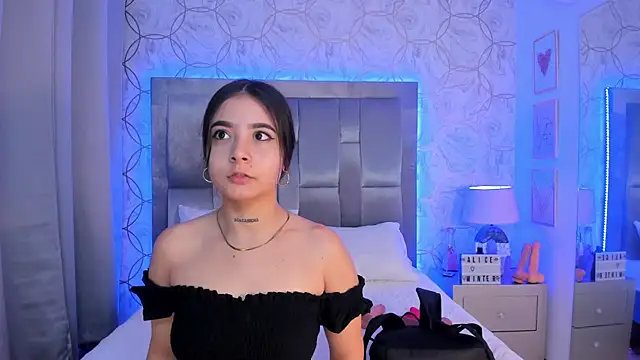 AlliceWinter online show from 10/22/25, 11:42