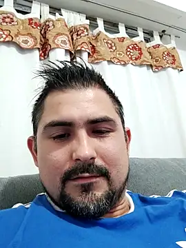 Snapshot of Bradd_32 chatting on 09/28/25, 10:39 Bradd 32 online show from 09/28/25, 10:39