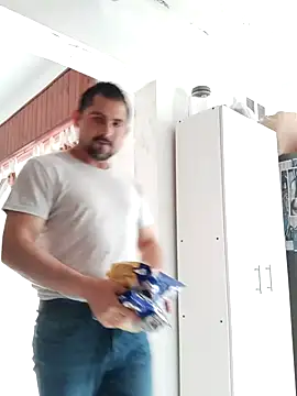 Snapshot of Bradd_32 chatting on 11/07/25, 04:55 Bradd 32 online show from 11/07/25, 04:55